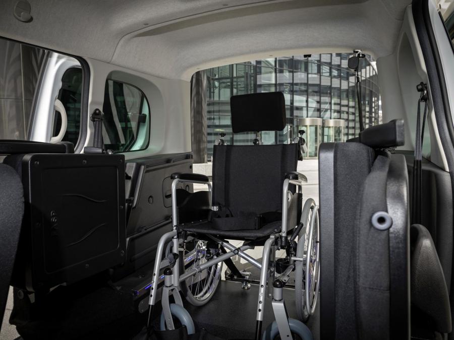  Mercedes-Benz Citan Taxi 2013 года  (фото 2 из 6)
